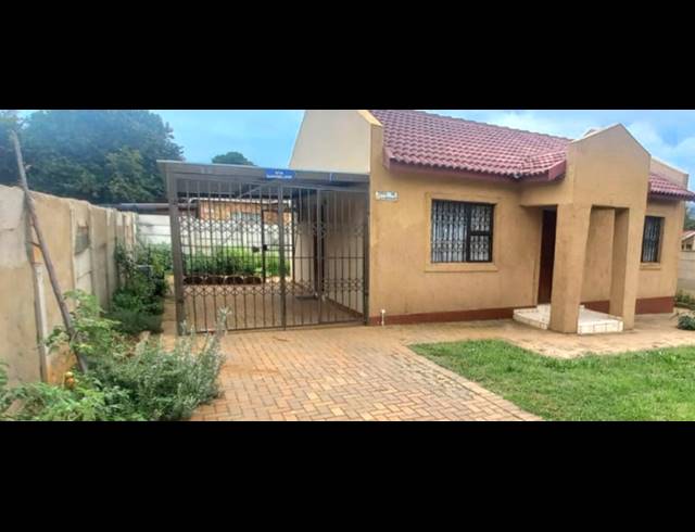 2 BEDROOM HOUSE FOR SALE IN GLEN HARVIE